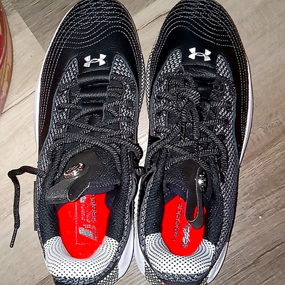 BRYCE HARPER BASEBALL CLEATS BRAND NEW